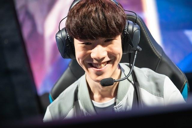 赛后群访Assum：有想过能以这个比分赢下LNG 我们选人比对面好